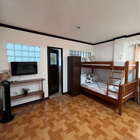 Islanders Inn - Корон Екстериор снимка