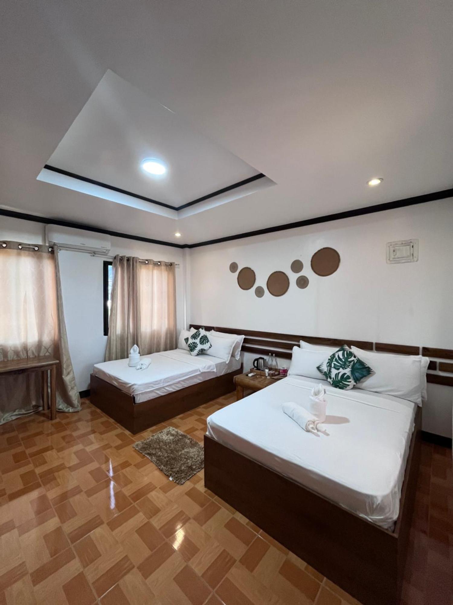 Islanders Inn - Корон Екстериор снимка